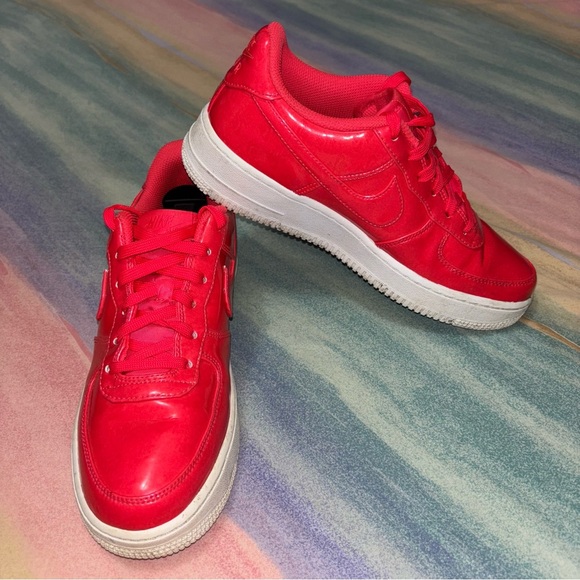 Nike Air Force 1 Low Ultraviolet Siren Red- size 7Y / women’s 8.5 - Picture 2 of 9